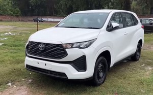 Toyota Innova 2023 bản dịch vụ về đại lý, giá 530 triệu đồng có trang bị gì?