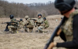 Bí mật đáng sợ bên trong 'lữ đoàn bão tố' phản công của Ukraine
