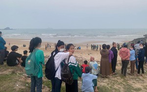 Vụ thi thể nữ sinh ở bờ biển Nghệ An: 4 em tự bơi vào bờ, đã về nhà