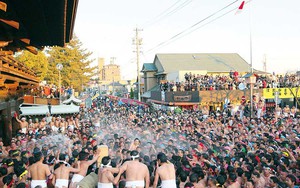 Khỏa thân - nét độc lạ thu hút du khách tại các lễ hội Nhật Bản