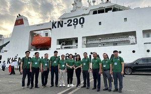 Đoàn công tác TƯ Hội NDVN thăm, tặng quà ở Trường Sa, Nhà giàn DK1 (Bài 1): Hát giữa biển trời Tổ quốc