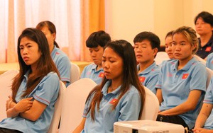 ĐT nữ Việt Nam được "tiếp sức" trước trận chung kết SEA Games 32