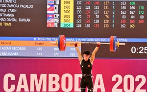 Khoảnh khắc lực sĩ cử tạ 19 tuổi Trần Minh Trí khiến NTĐ Olympic 