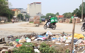Nhiều bãi rác tự phát ngày càng “phình to”, ảnh hưởng đến cuộc sống người dân quận Nam Từ Liêm