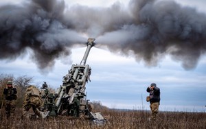 Siêu pháo Mỹ 'vua chiến trường' đấu với súng cối 'mạnh nhất thế giới' của Nga ở Ukraine, kết quả bất ngờ