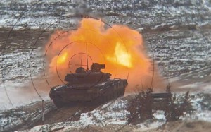 Xe tăng Leopard của Đức ở Ukraine cuống cuồng rút lui khi lính Nga chỉ bắn một phát đạn 