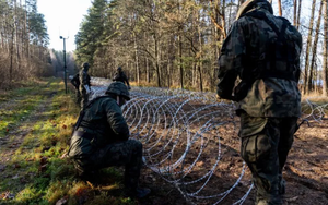 Cảnh Phần Lan xây dựng hàng rào biên giới với Nga gây nhiều tranh cãi