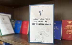 Bảo tàng Hồ Chí Minh tiếp nhận Tủ sách Di sản Hồ Chí Minh 