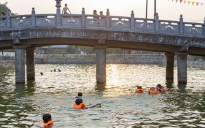  Hà Nội: Ao làng trở thành bể giải nhiệt