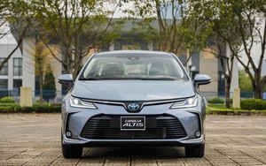 Toyota Corolla Altis 2023 mở bán với giá 389 triệu đồng, trang bị ngập tràn
