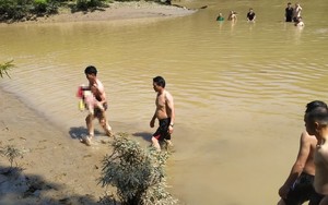 Nghệ An: Tắm sông Nậm Mộ hai bé gái bị nước cuốn