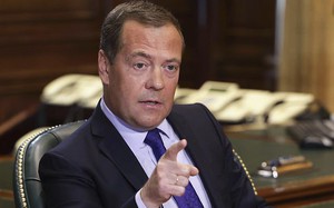 Medvedev: Nga sẽ giáng đòn phủ đầu vào Ukraine nếu phương Tây dám làm điều này