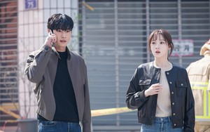 Phim Người thầy y đức 3 tập 9: Ahn Hyo Seop liên tiếp gặp nguy hiểm?