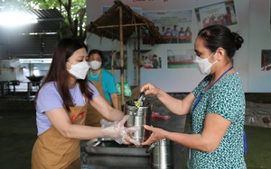 Bữa sáng nghĩa tình dành tặng bệnh nhân và người lao động nghèo Hà Nội