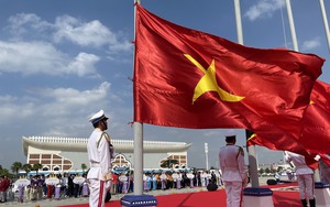 Quốc kỳ Việt Nam bay cao tại SEA Games 32, sẵn sàng cho những ngày săn vàng tại xứ Angkor
