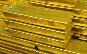 Giá vàng hôm nay 3/5: Giá vàng tăng vọt gần 2%, vượt ngưỡng 2.000 USD/ounce