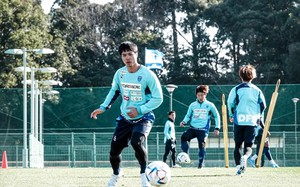 Công Phượng "biến mất" khỏi Yokohama FC