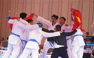 Thắng kịch tính, karate giành cú đúp HCV kumite đồng đội tại SEA Games 32