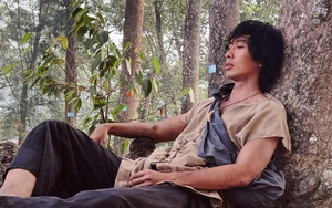 Tuấn Trần xuất hiện trong bộ phim "Đất rừng phương Nam" có Trấn Thành góp vốn