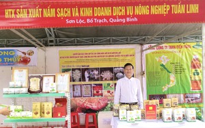 Một nông dân Quảng Bình lập Hợp tác xã trồng nấm làm giàu, còn đi dạy nghề, truyền nghề cho người nghèo