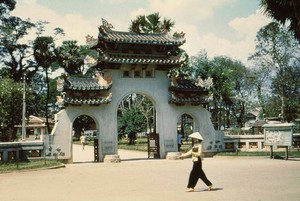 Lăng Ông Bà Chiểu thờ vị khai quốc công thần nào của nhà Nguyễn?