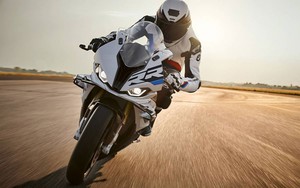 BMW S1000RR 2023 cập bến Đông Nam Á, giá từ 665 triệu đồng