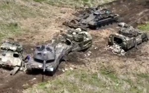 Ukraine mất 16 sát thủ diệt tăng tối tân của Mỹ, khẩn khoản xin Đức thêm nhiều xe tăng để phản công