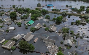 Chiến sự Nga-Ukraine: Ác mộng không hồi kết của Kherson vì lũ lụt, xung đột, pháo kích triền miên