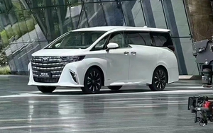"Chuyên cơ mặt đất" Toyota Alphard 2024 lộ diện trước ngày ra mắt