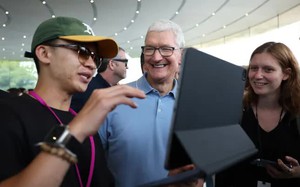 Cổ phiếu Apple đạt mức cao kỷ lục sau khi ra mắt kính Vision Pro VR
