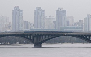 Ukraine định nổ tung các cầu ở Kiev, Tổng Tư lệnh Ukraine đã có quyết định khẩn cấp 