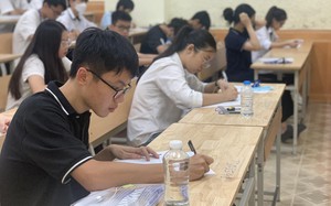 Thi lớp 10 Trường THPT Nguyễn Tất Thành 2023: Nhiều thí sinh "méo mặt" vì đề Văn khó