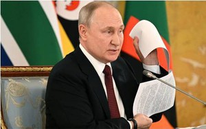 TT Putin lần đầu tiết lộ tài liệu về sự trung lập của Ukraine mà Kiev ký xong đã ...'vứt vào thùng rác'