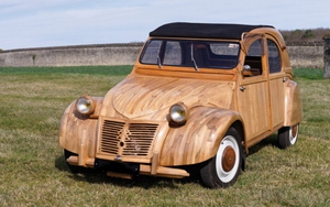 Độc lạ Citroen 2CV làm hoàn toàn bằng gỗ có giá 225.000 USD