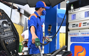 Giá xăng dầu hôm nay: Giá xăng lần thứ 2 đứng yên