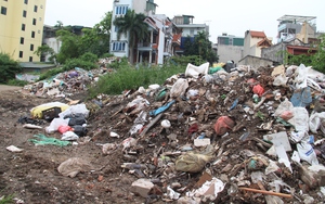 Bãi rác khổng lồ án ngữ trên tuyến đường trăm tỷ ở Thủ đô