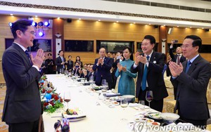 Chủ tịch Samsung Electronics bất ngờ được lãnh đạo Việt - Hàn mừng sinh nhật tại Hà Nội