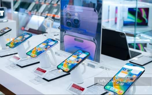 Giá bán iPhone, Samsung Galaxy đồng loạt &quot;chạm đáy&quot;, người tiêu dùng hưởng lợi lớn