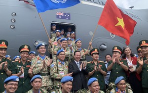 Chủ tịch nước Võ Văn Thưởng dự lễ xuất quân của các chiến sĩ "mũ nồi xanh" gìn giữ hoà bình Liên Hợp Quốc