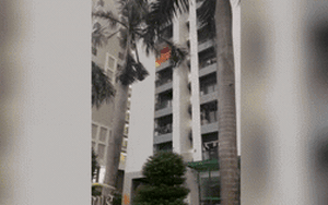 Clip NÓNG 24h: Cháy cục nóng máy điều hòa chung cư ở Bình Dương khiến nhiều người hoảng loạn