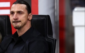 Ibrahimovic bật khóc trong ngày thông báo giải nghệ ở tuổi 41