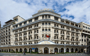 Sở hữu loạt khách sạn &quot;kim cương&quot; Rex, Majestic, Continential giữa trung tâm TP.HCM, Saigontourist thu bao nhiêu tiền mỗi năm?
