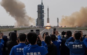Trung Quốc đưa con người lên mặt trăng