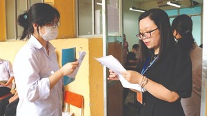 Áp lực vào lớp 10 tại Hà Nội: Không để kéo dài