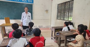 Lão nông 60 tuổi và 23 năm dạy tiếng Khmer