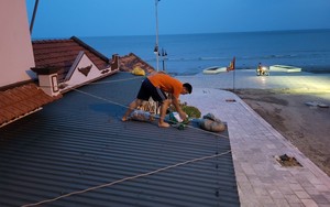 Nghe tin tâm bão Talim về Quảng Ninh, ngư dân từ Ninh Bình tất tả về Móng Cái chống bão