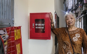 Hàng loạt hộp đựng đồ cứu hỏa tại Hà Nội để trống không