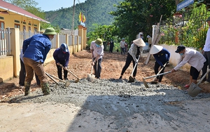 &quot;Dịch rào, hiến đất&quot;, người dân một huyện của tỉnh Yên Bái quyết bê tông hóa 100km đường nông thôn 