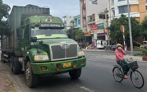 Chủ tịch UBND tỉnh Bình Định quay clip xe chở dăm gỗ rơi vãi đề nghị Giám đốc Sở xử lý