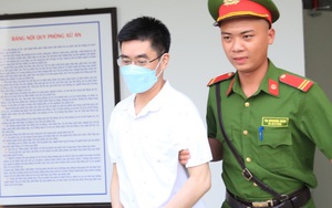 Nóng: Công bố video cựu điều tra viên Hoàng Văn Hưng nhận chiếc cặp đựng 450.000 USD